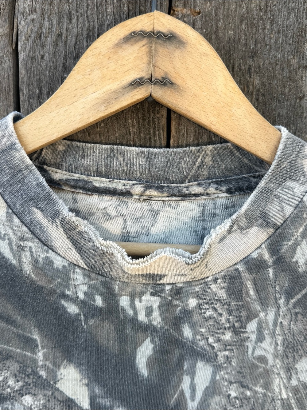 Mossy Oak Distressed and Faded Camo Crewneck Pocket T-Shirt Large - Picture 3 of 7